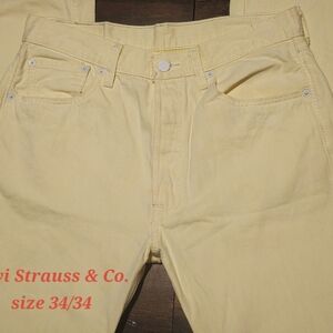 Levi's Men's Light Yellow Chinos